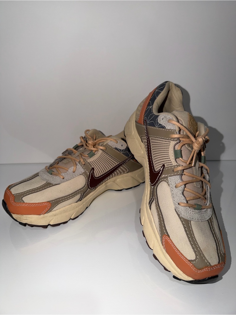 Nike Nike Zoom Vomero 5 Low
Sashiko - Beige, Tan & Orange Sneakers